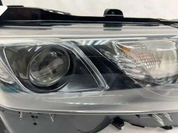 2018 2019 2020 2021 2022 2023 toyota camry led trd right oem headlight damaged - Image 6