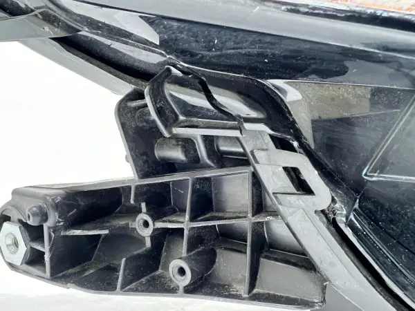 2018 2019 2020 2021 2022 2023 toyota camry led trd right oem headlight damaged - Image 13