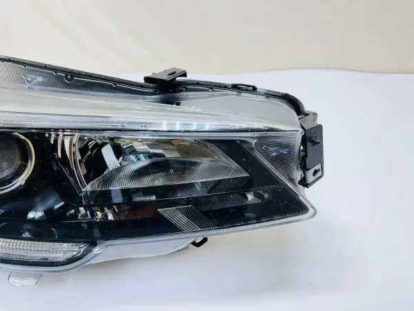 2018 2019 SUBARU LEGACY OUTBACK HALOGEN LED  FRONT RIGHT OEM HEADLIGHT - Image 2