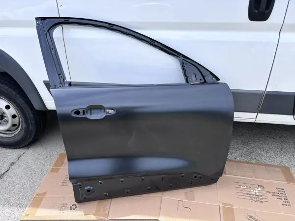 OEM 2020 2021 2022 2023 FORD ESCAPE FRONT RIGHT DOOR GENUINE lj6z7820124a