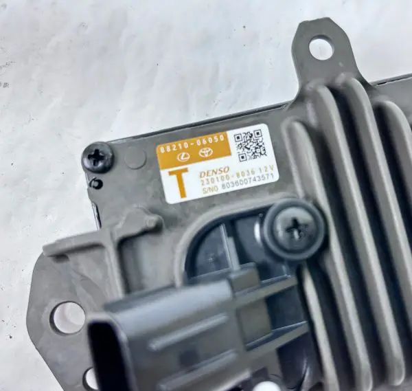 GENUINE TOYOTA LEXUS FRONT CRUISE CONTROL DISTANCE RADAR SENSOR OEM 88210-06050 - Image 10