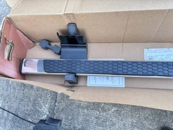 OEM NEW 82215300ab 2019-2024 Dodge Ram 1500 Crew Cab Left Side Running Board - Image 5