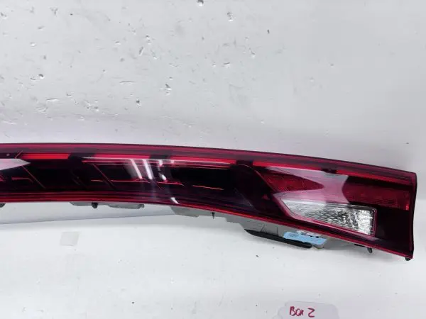 NICE 2021 2022 2023 2024 KIA K5 REAR CENTER TAIL LIGHT OEM GENUINE 92403-L3110 - Image 3
