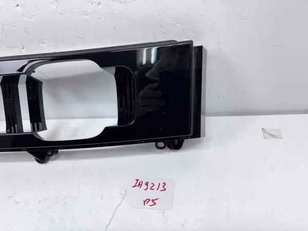 OEM Land Rover Defender L663 Rear Right Tail Light Cover Trim 2020-2023 00224721 - Image 2