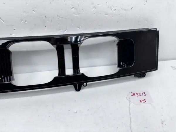 OEM Land Rover Defender L663 Rear Right Tail Light Cover Trim 2020-2023 00224721 - Image 5