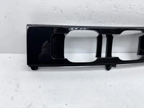 OEM Land Rover Defender L663 Rear Right Tail Light Cover Trim 2020-2023 00224721 - Image 7