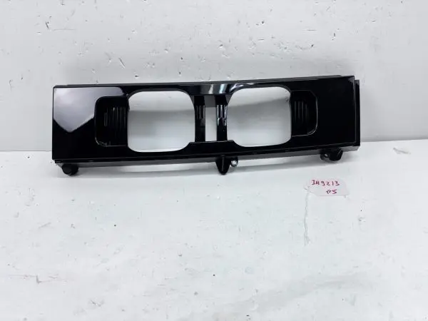 OEM Land Rover Defender L663 Rear Right Tail Light Cover Trim 2020-2023 00224721 - Image 9