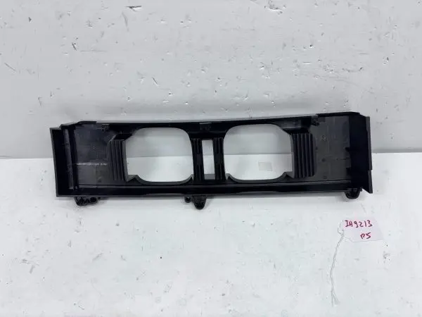 OEM Land Rover Defender L663 Rear Right Tail Light Cover Trim 2020-2023 00224721 - Image 10