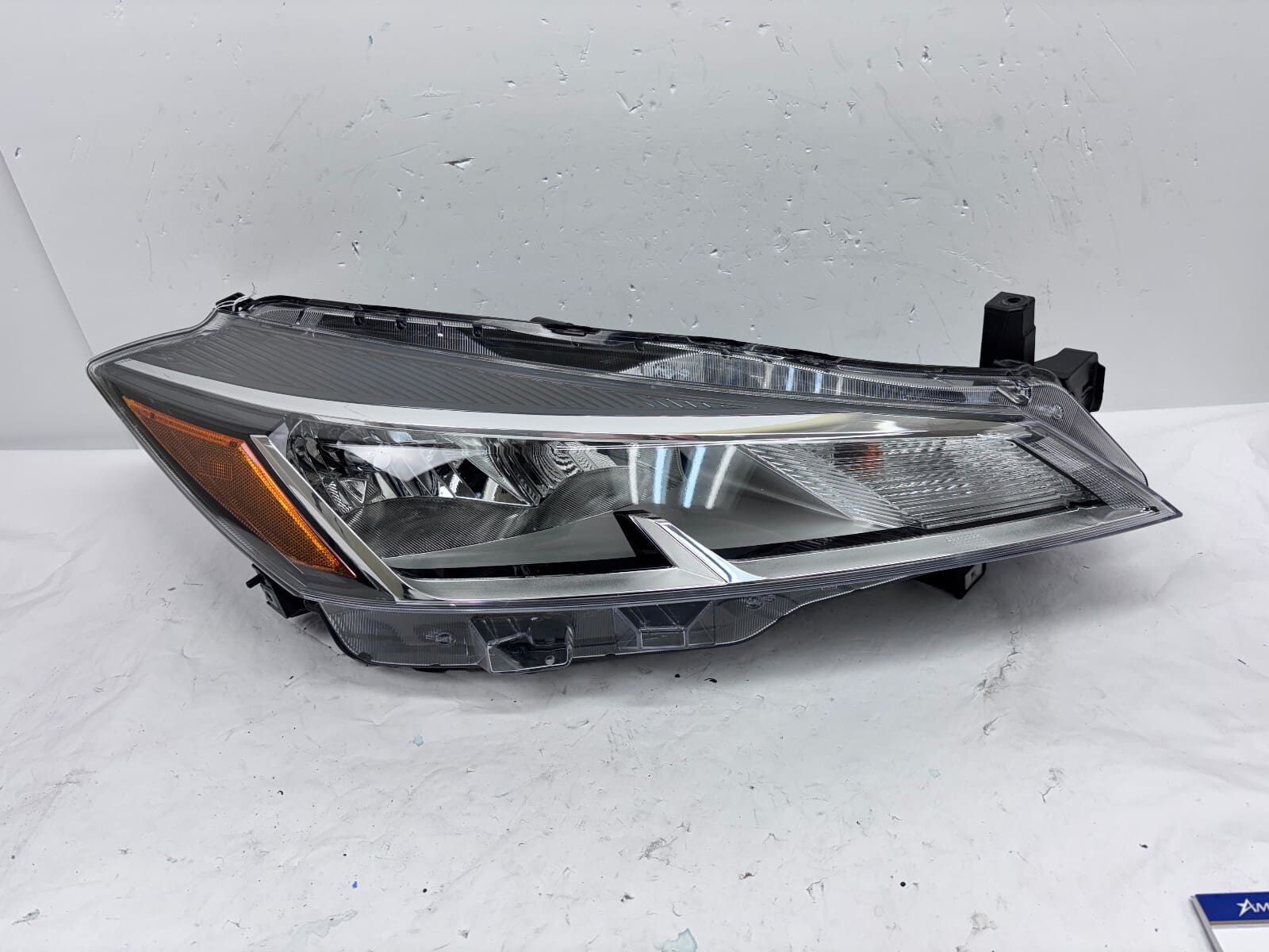 2021 2022 2023 NISSAN KICKS HALOGEN FRONT RIGHT OEM HEADLIGHT 26010-5R00A