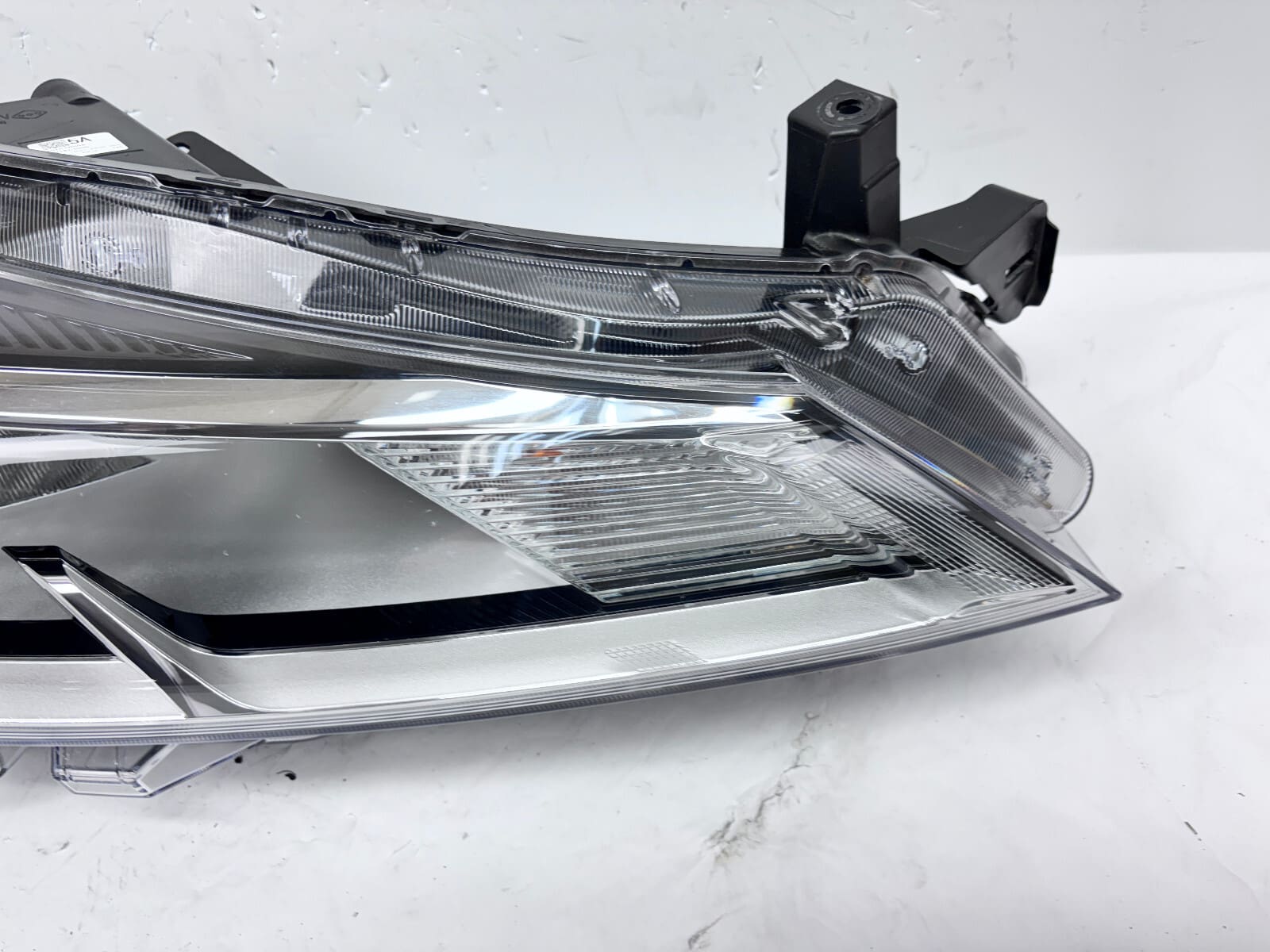 2021 2022 2023 NISSAN KICKS HALOGEN FRONT RIGHT OEM HEADLIGHT 26010-5R00A - Image 4
