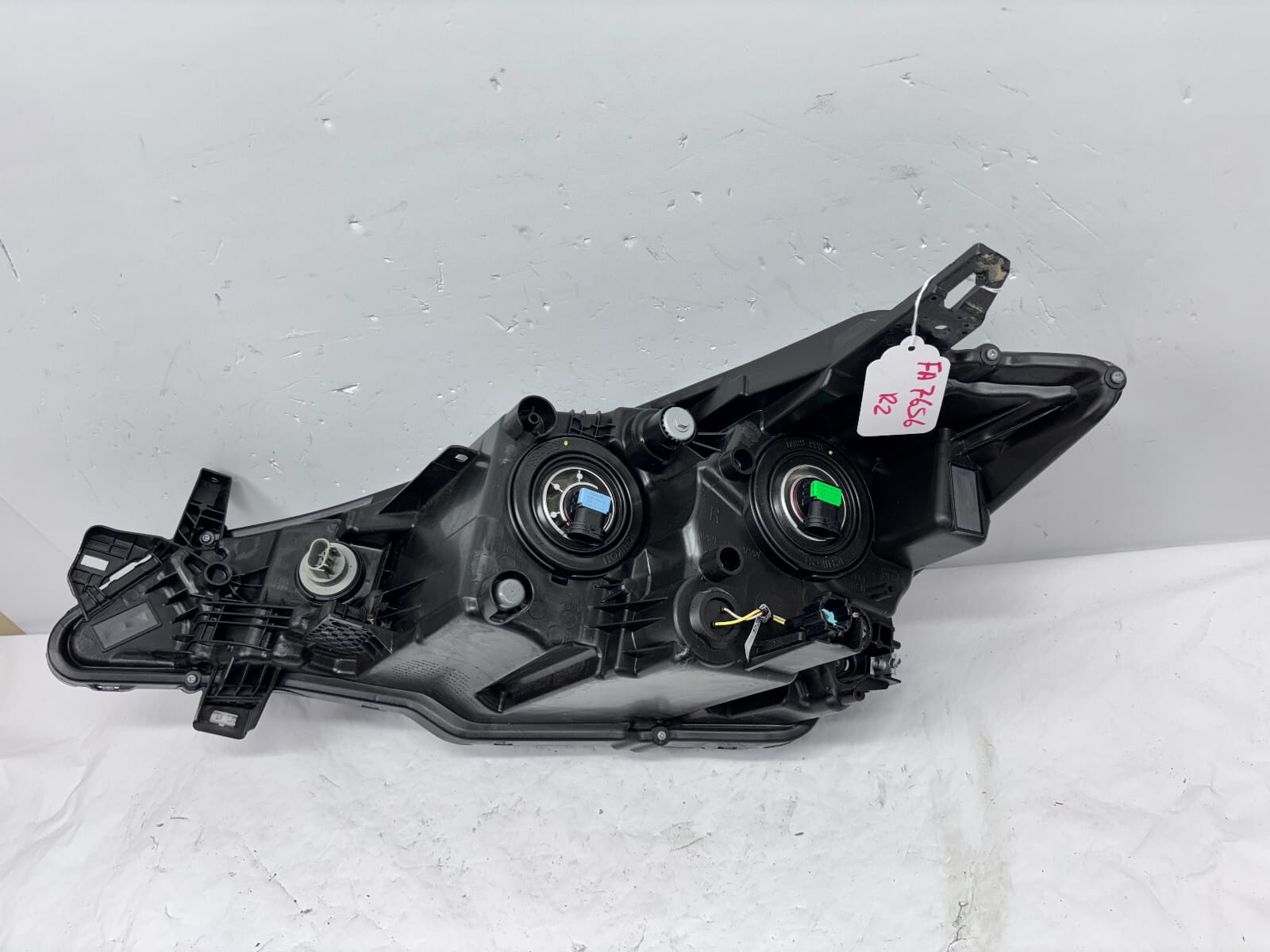 2021 2022 2023 NISSAN KICKS HALOGEN FRONT RIGHT OEM HEADLIGHT 26010-5R00A - Image 17