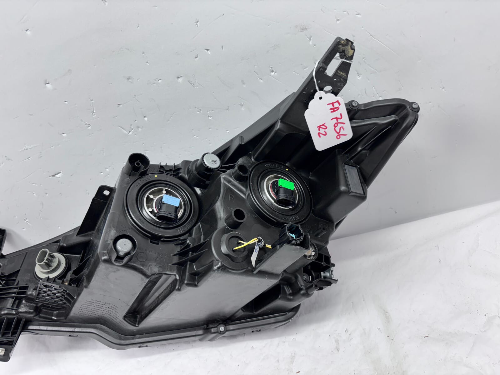 2021 2022 2023 NISSAN KICKS HALOGEN FRONT RIGHT OEM HEADLIGHT 26010-5R00A - Image 18