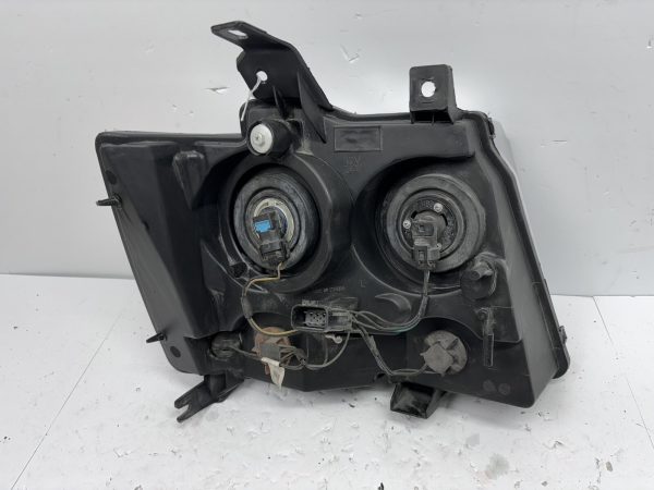 2007 2008 2009 2010 2011 2012 2013 2014 TAHOE SUBURBAN AVALANCHE LEFT  HEADLIGHT - Image 11