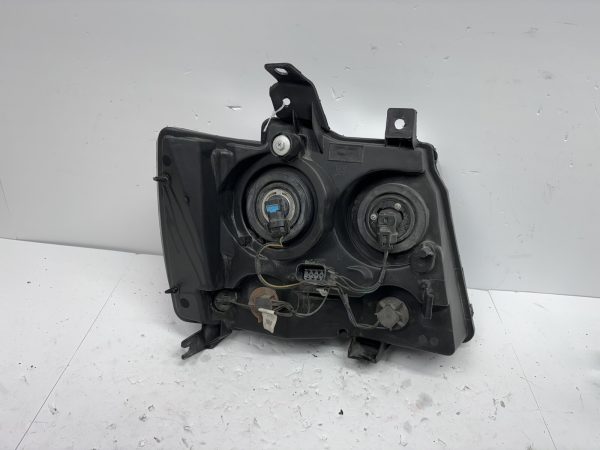 2007 2008 2009 2010 2011 2012 2013 2014 TAHOE SUBURBAN AVALANCHE LEFT  HEADLIGHT - Image 13