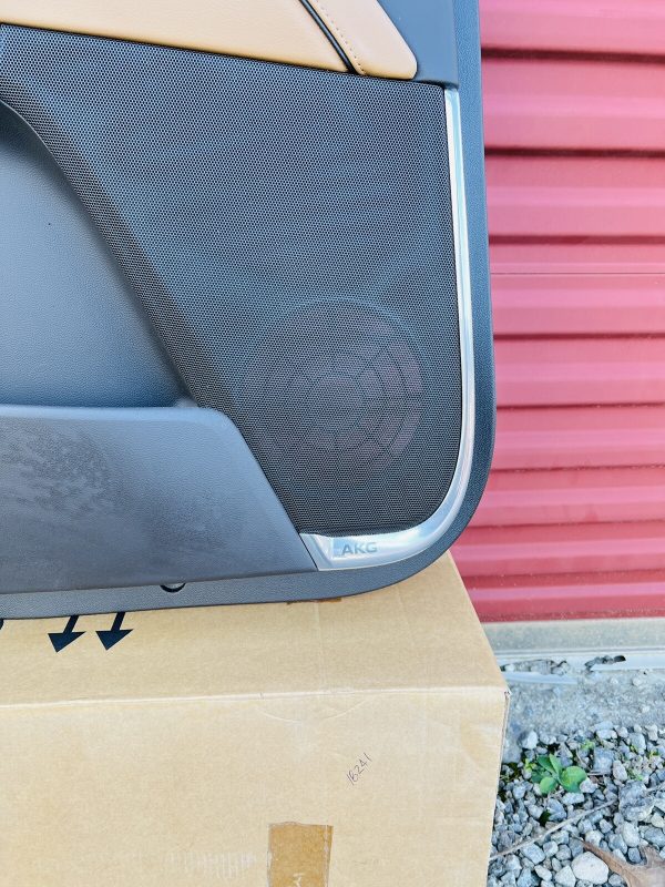 ⭐️ Nice 2021 2022 Cadillac Escalade Rear Left Door Panel Trim OEM Genuine - Image 12