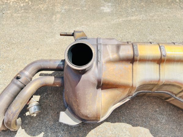 sport exhaust factory option - Audi R8 5.2 V10 2014 2015 OEM s-tronic 420251609N - Image 5