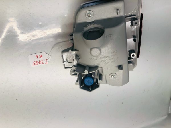 2016 2017 2018 TOYOTA LAND CRUISER REAR LEFT OEM LOWER BUMPER REFLECTOR GENUINE - Image 9