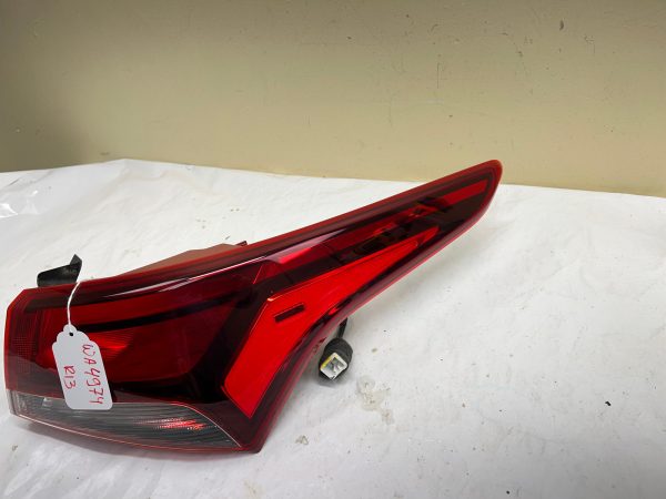 92402-J0010 2018 2019 2020 2021 2022 HYUNDAI ACCENT REAR RIGHT OEM  TAIL LIGHT - Image 2