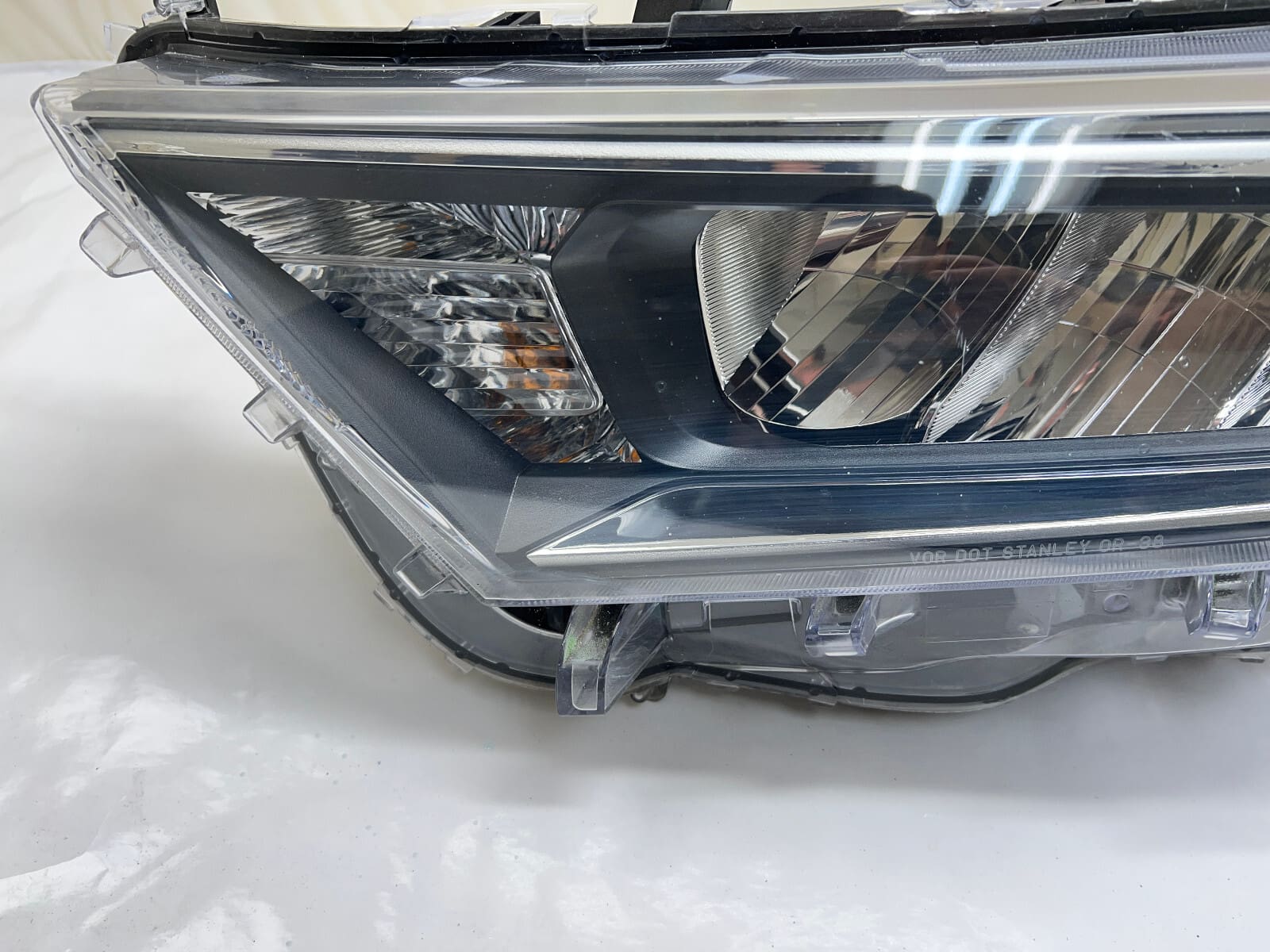2019 2020 2021 TOYOTA RAV4 LED FRONT LEFT OEM HEADLIGHT DAMAGED - Image 7