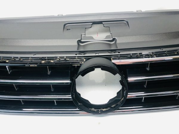 561853653C, 2016 2017 2018 VW VOLKSWAGEN PASSAT FRONT OEM GENUINE GRILLE - Image 4