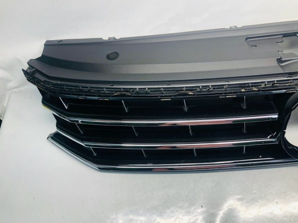561853653C, 2016 2017 2018 VW VOLKSWAGEN PASSAT FRONT OEM GENUINE GRILLE - Image 5