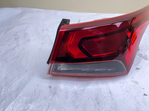 92402-J0010 2018 2019 2020 2021 2022 HYUNDAI ACCENT REAR RIGHT OEM  TAIL LIGHT - Image 8