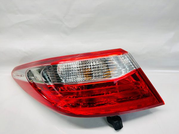 2015 2016 2017 TOYOTA CAMRY REAR LEFT OEM TAIL LIGHT DRIVER SIDE - Image 2