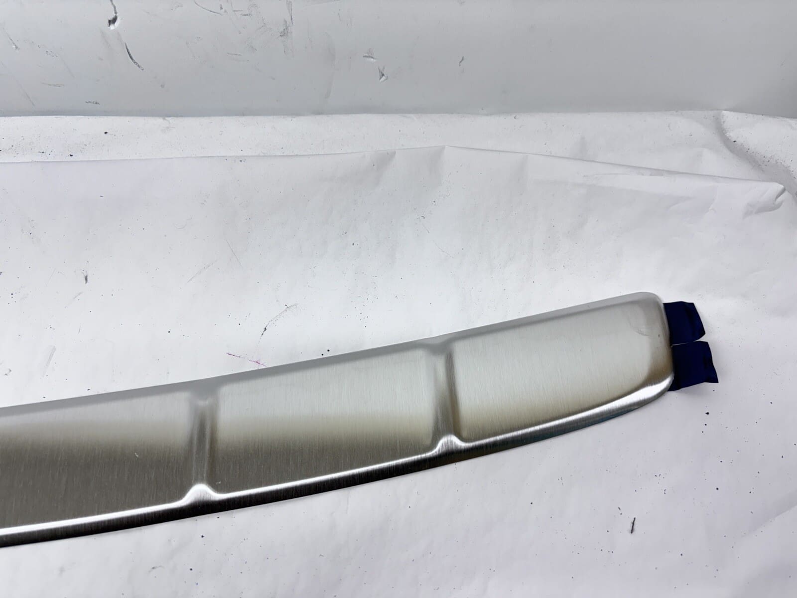 OEM 2018 2019 2020 2021 VOLVO XC60 REAR BUMPER PROTECTOR TRIM 32341448 - Image 2