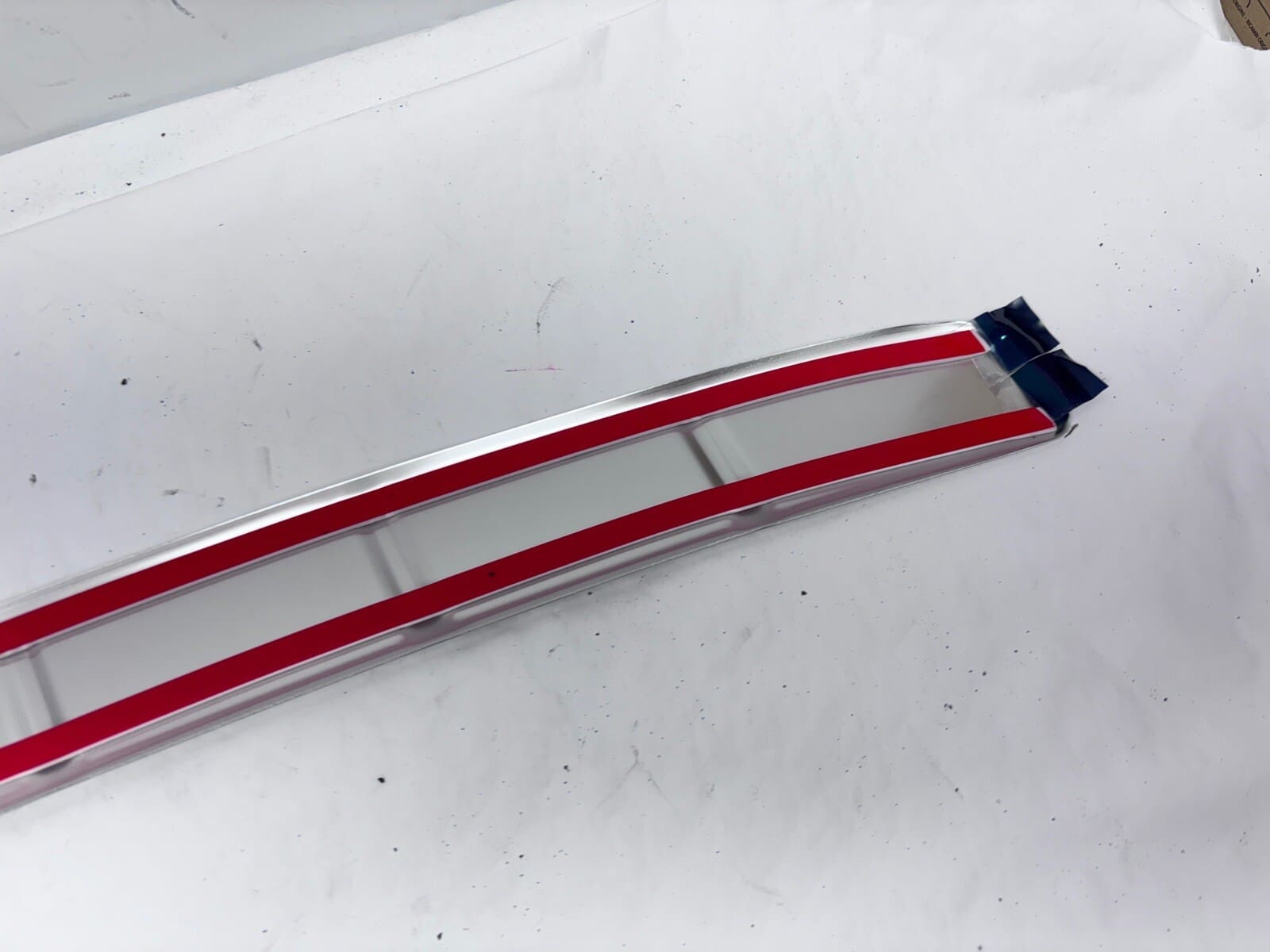 OEM 2018 2019 2020 2021 VOLVO XC60 REAR BUMPER PROTECTOR TRIM 32341448 - Image 8
