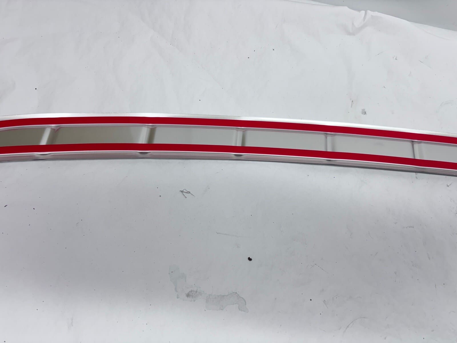 OEM 2018 2019 2020 2021 VOLVO XC60 REAR BUMPER PROTECTOR TRIM 32341448 - Image 11