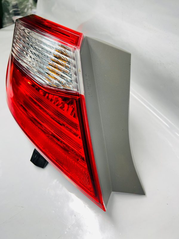 2015 2016 2017 TOYOTA CAMRY REAR LEFT OEM TAIL LIGHT DRIVER SIDE - Image 4