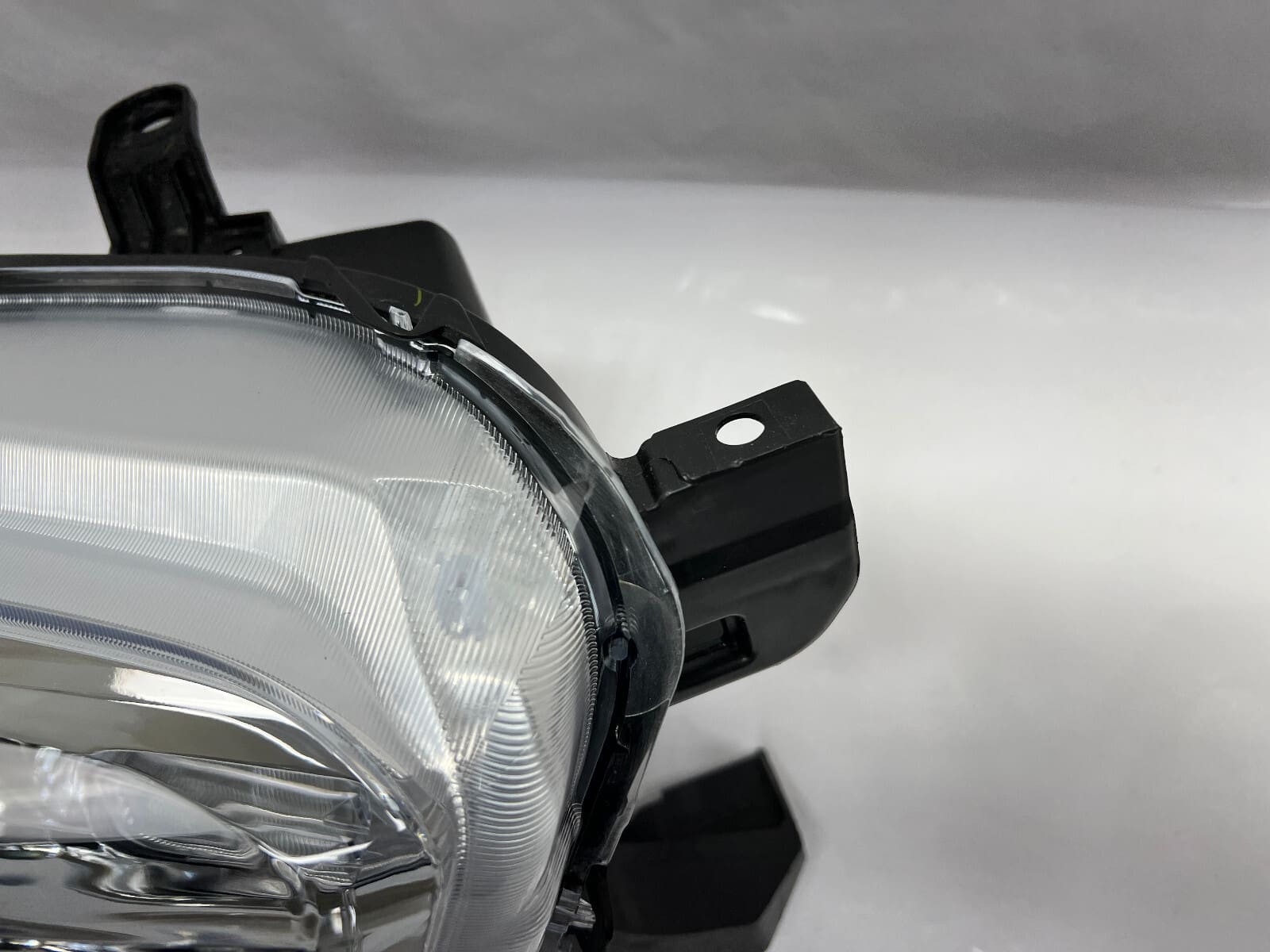Tabs 2016 2017 2018 2019 2020 2021 2022 toyota tacoma halogen right headlight - Image 4