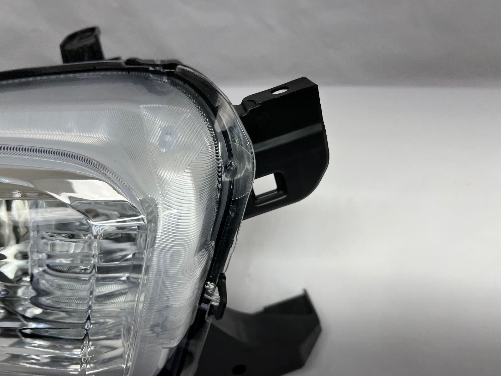 Tabs 2016 2017 2018 2019 2020 2021 2022 toyota tacoma halogen right headlight - Image 5