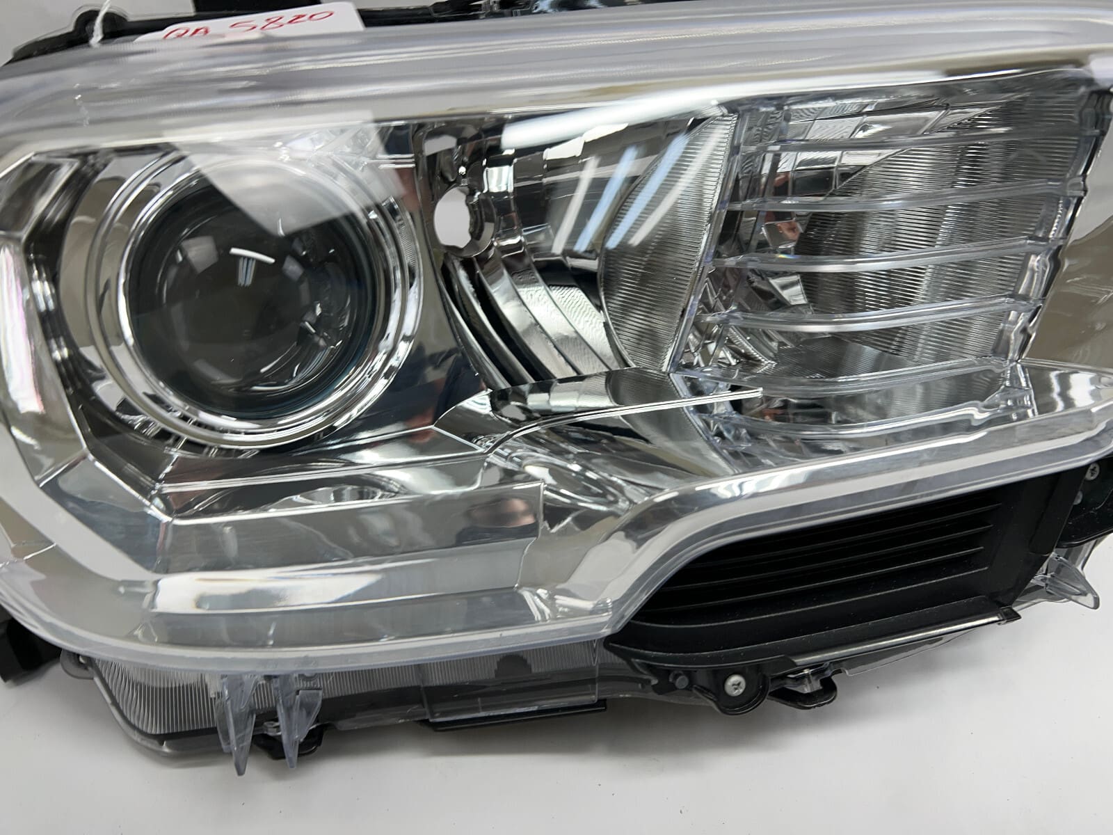 Tabs 2016 2017 2018 2019 2020 2021 2022 toyota tacoma halogen right headlight - Image 9