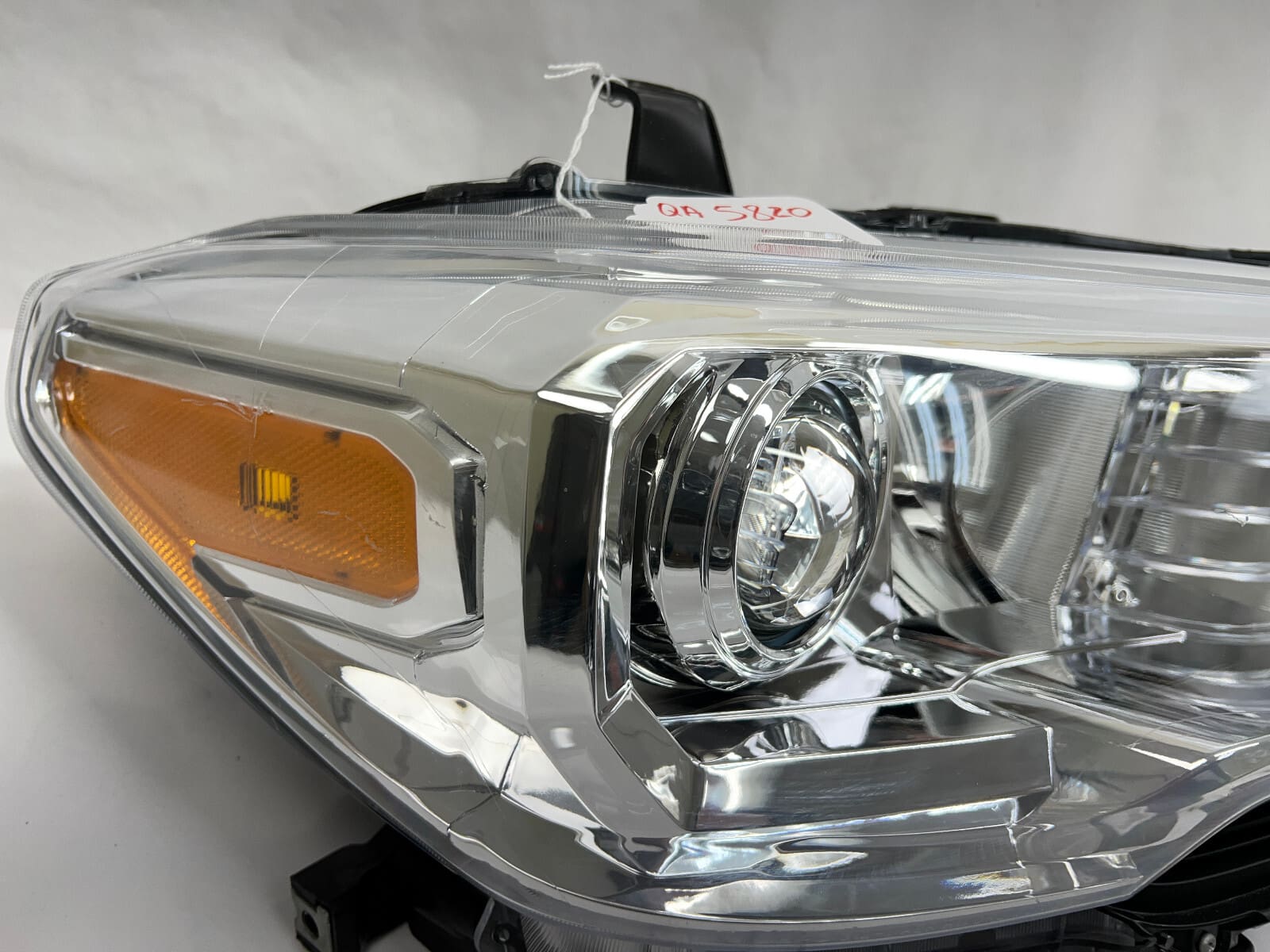 Tabs 2016 2017 2018 2019 2020 2021 2022 toyota tacoma halogen right headlight - Image 11