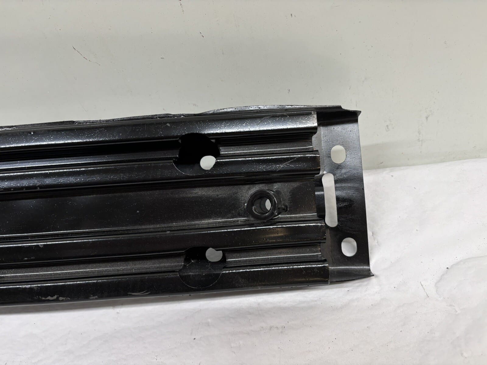 OEM 2011 2012 2013 2014 2015 Ford Explorer Front Reinforcement Impact bb5z17757a - Image 5