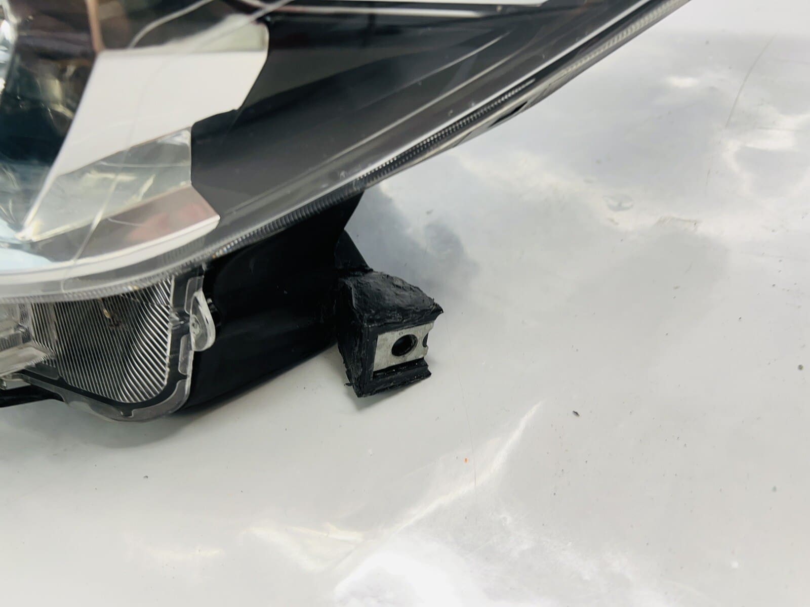 TABS 2016 2017 2018 2019 2020 2021 2022 TOYOTA TACOMA HALOGEN LEFT OEM HEADLIGHT - Image 4
