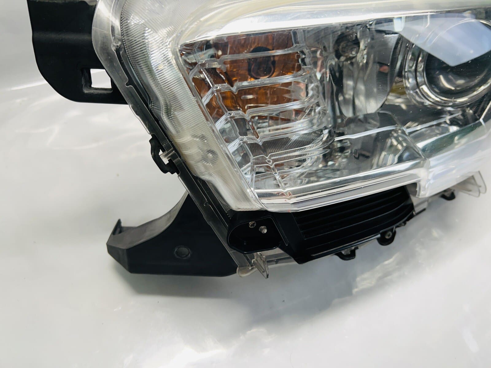 TABS 2016 2017 2018 2019 2020 2021 2022 TOYOTA TACOMA HALOGEN LEFT OEM HEADLIGHT - Image 11