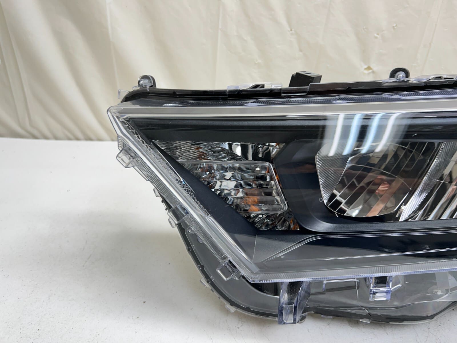 🌟 ALL TABS 2019 2020 2021 TOYOTA RAV4 LED BLACK BEZEL FRONT LEFT OEM HEADLIGHT - Image 2