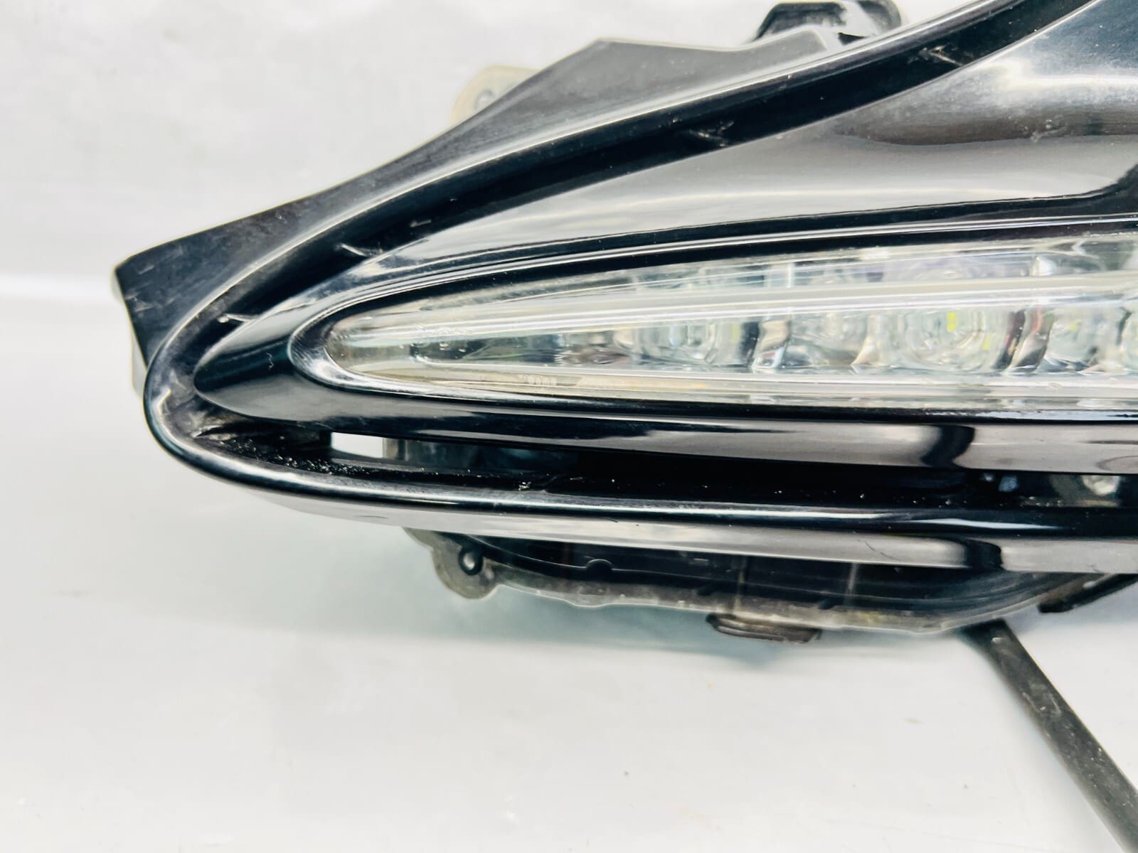 2017 2018 2019 TOYOTA COROLLA LED FRONT LEFT OEM FOG LIGHT DAYTIME RUNNING LIGHT - Image 4