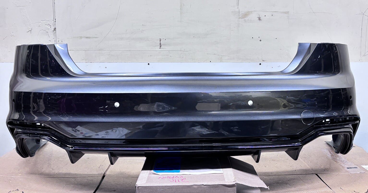 OEM 2019 AUDI RS5 SPORTBACK REAR BUMPER WITH CARBON SPOILER DIFFUSER 8w6807521af