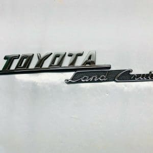 2020 2021 TOYOTA LAND CRUISER SIDE EMBLEM NAME TAG ONLY 1  PT413-60200-02