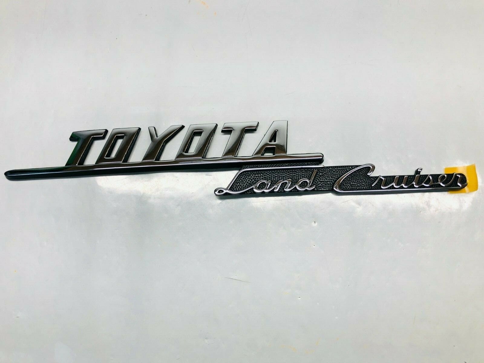 2020 2021 TOYOTA LAND CRUISER SIDE EMBLEM NAME TAG ONLY 1 PT413-60200-02