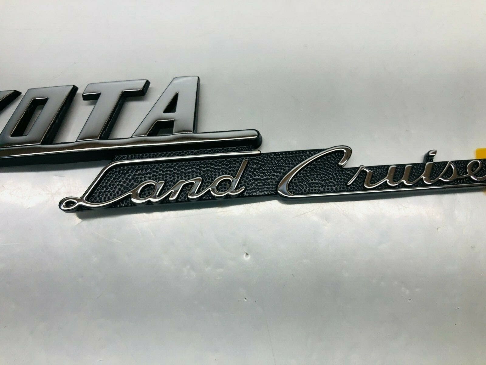 2020 2021 TOYOTA LAND CRUISER SIDE EMBLEM NAME TAG ONLY 1 PT413-60200-02 - Image 4