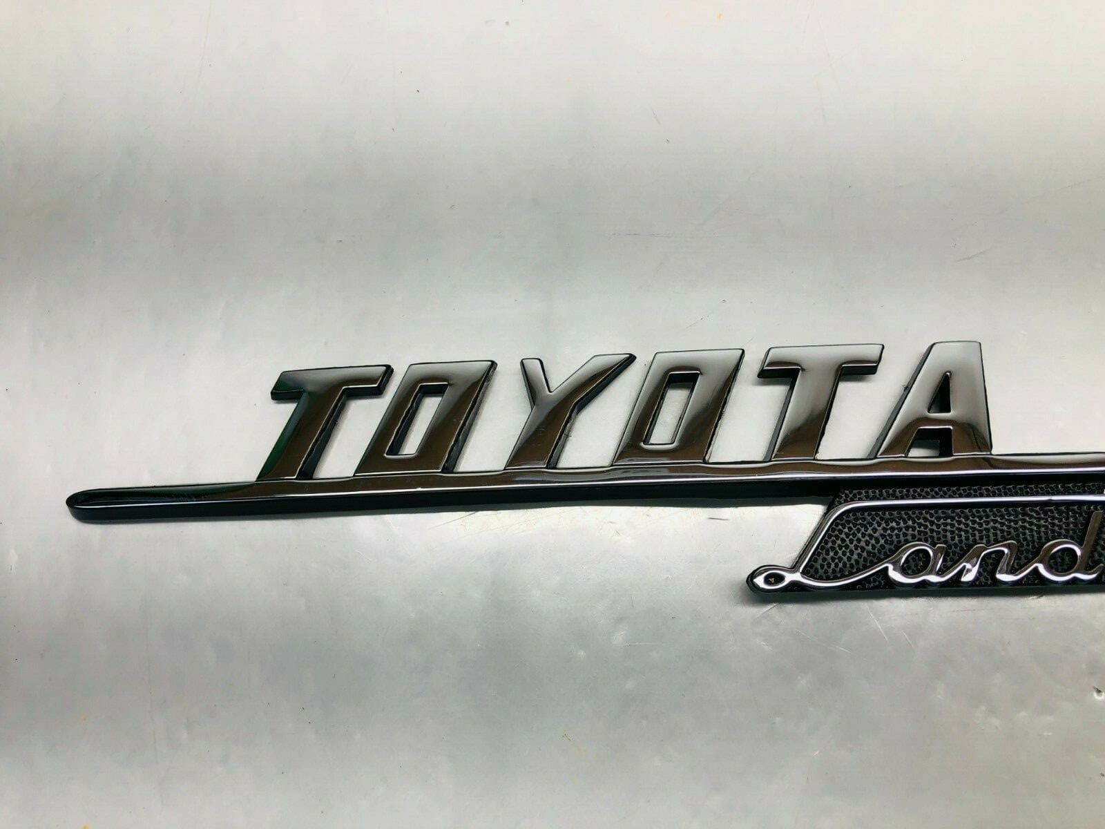 2020 2021 TOYOTA LAND CRUISER SIDE EMBLEM NAME TAG ONLY 1 PT413-60200-02 - Image 5