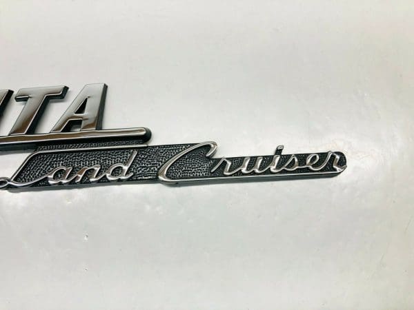2020 2021 TOYOTA LAND CRUISER SIDE EMBLEM NAME TAG ONLY 1  PT413-60200-02 - Image 2