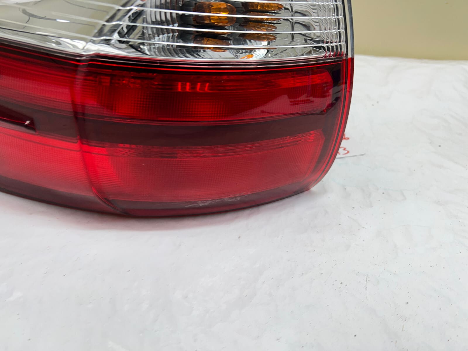 2011 2012 2013 2014 TOYOTA SIENNA REAR LEFT OUTER OEM TAIL LIGHT - Image 8