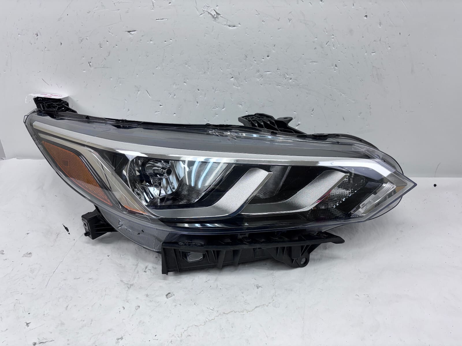 260106LB0A 2020 2021 2022 2023 NISSAN SENTRA HALOGEN FRONT RIGHT OEM HEADLIGHT