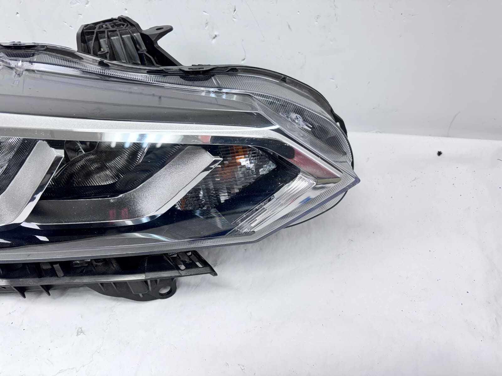 260106LB0A 2020 2021 2022 2023 NISSAN SENTRA HALOGEN FRONT RIGHT OEM HEADLIGHT - Image 3