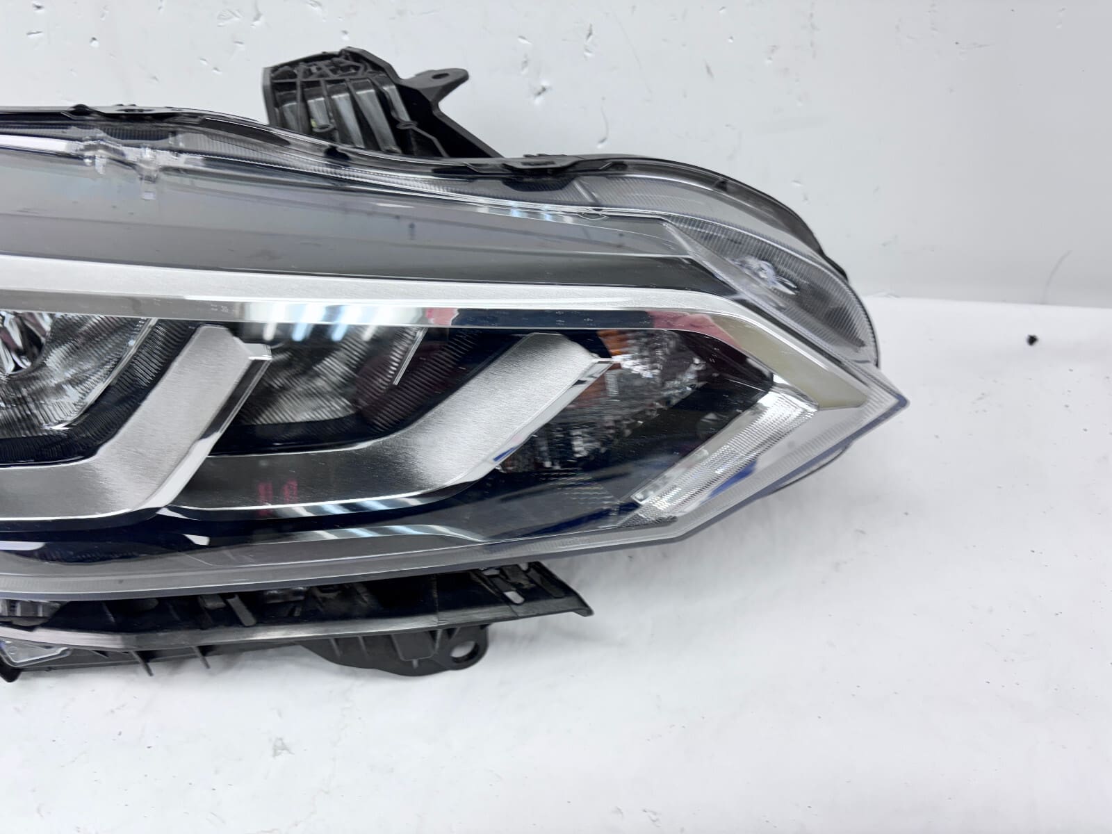 260106LB0A 2020 2021 2022 2023 NISSAN SENTRA HALOGEN FRONT RIGHT OEM HEADLIGHT - Image 4